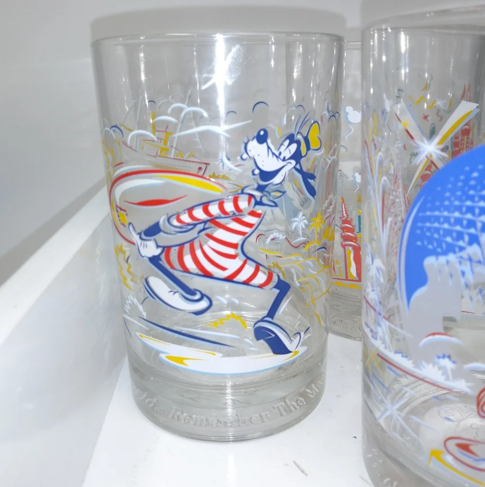 Vintage Walt Disney World Set Of Six Remember the Magic Glasses